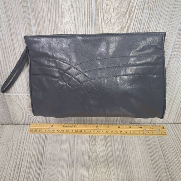 Womens Wristlet Clutch Purse Steel Gray Faux Leather Detailed Stitching Snap Zip - Picture 6 of 6